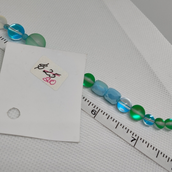 2 Blue and green crystal, sea glass and Czech glass bracelets - Picture 5 of 8